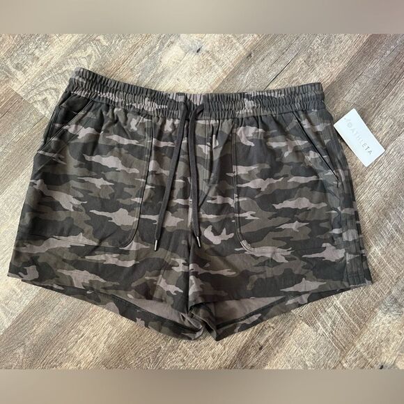 Athleta Camo Farallon Short- Size 22 - Picture 1 of 7
